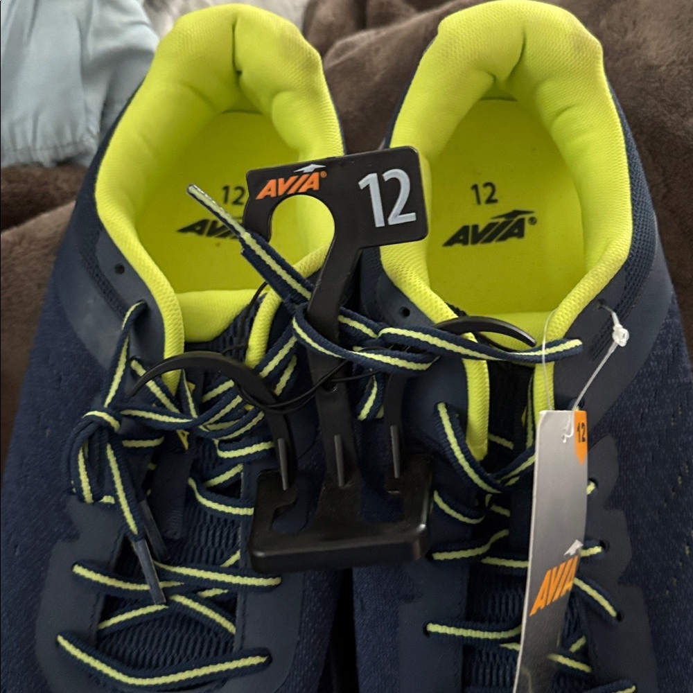 Men’s Aviation Hightail Athletic Shoe Size 12
New Blue/ Yellow - Picture 4 of 8
